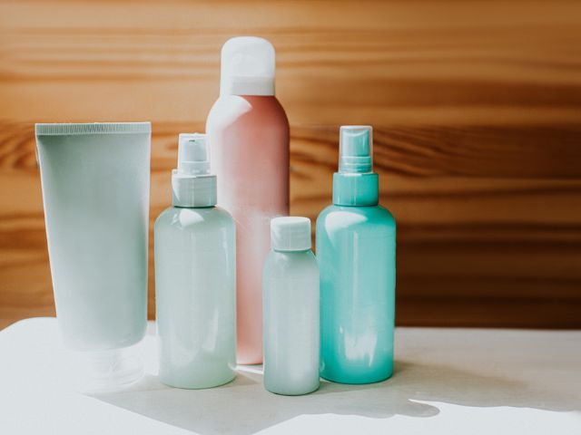無矽洗頭水推薦2025｜無矽是什麼？盤點無矽洗頭水好處+19款零矽洗頭水推薦！附消委會正確洗頭方法