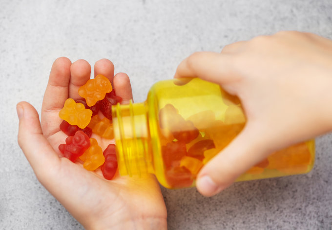 兒童綜合維他命推薦2026｜孩子幾歲開始吃維他命？必看15款兒童綜合維他命評價與功效